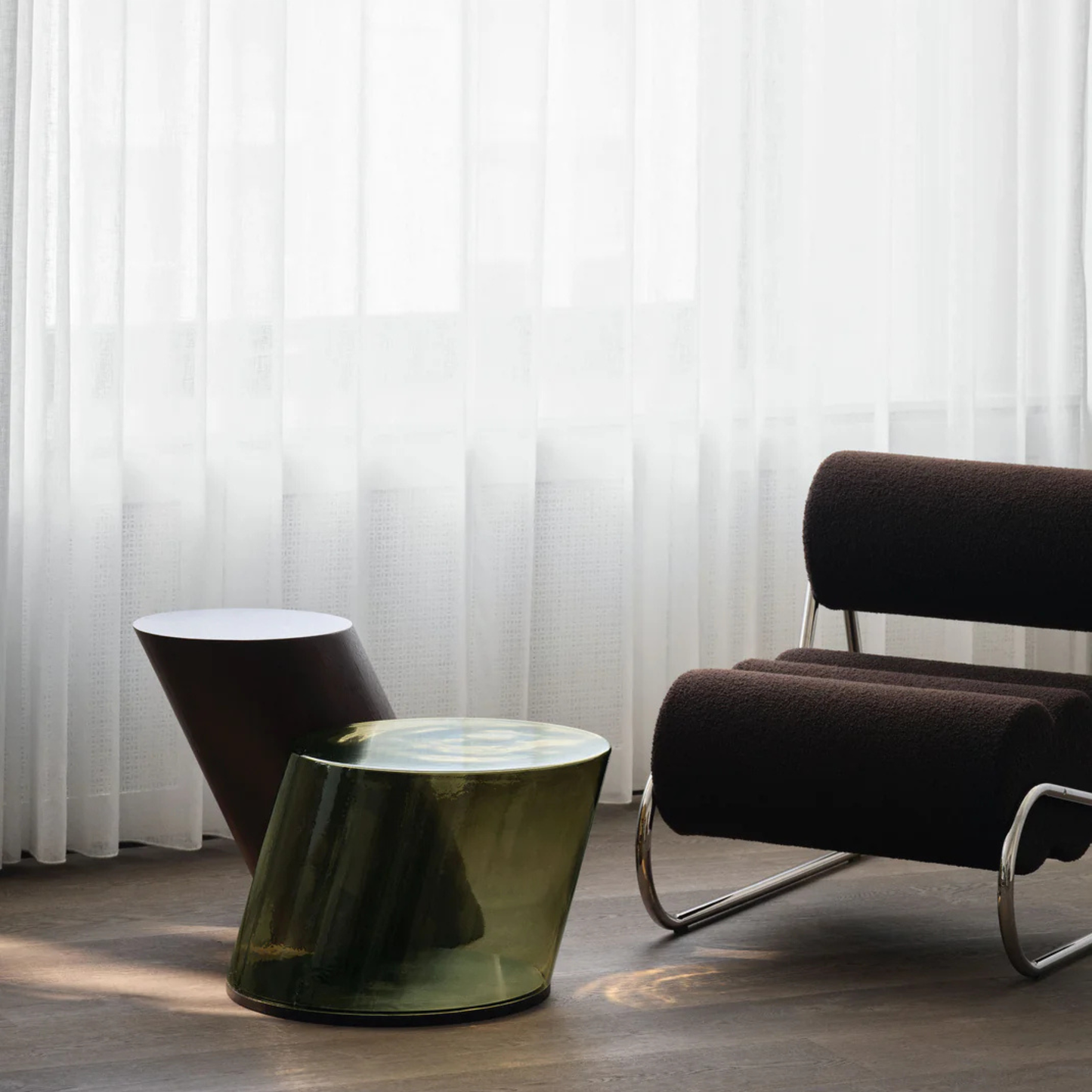 Tilt Coffe Table, Glass Amber